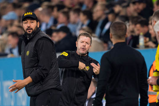 Mjällbys assisterande tränare Juan Robledo och tränare