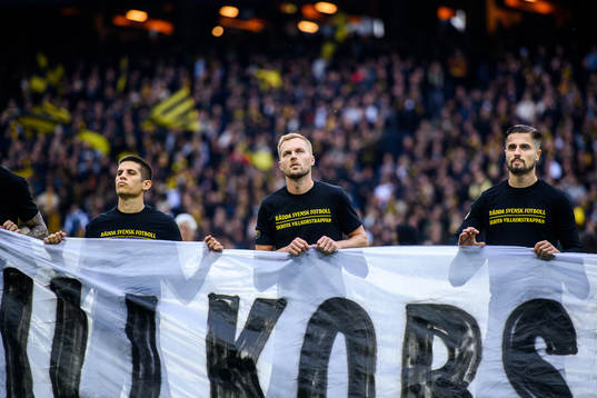 s Nicolas Stefanelli , Sebastian Larsson och Zachary