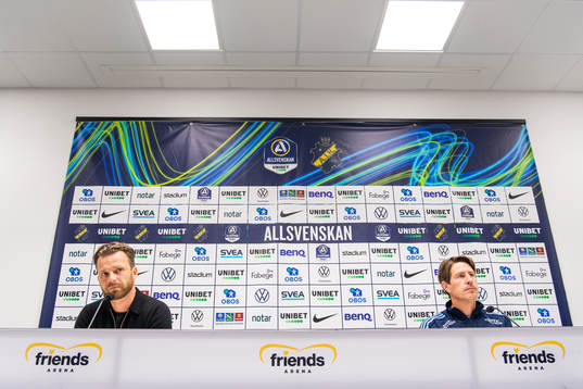 s tränare Bartosz Grzelak och Djurgårdens tränare Thomas