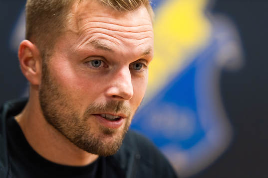s Sebastian Larsson