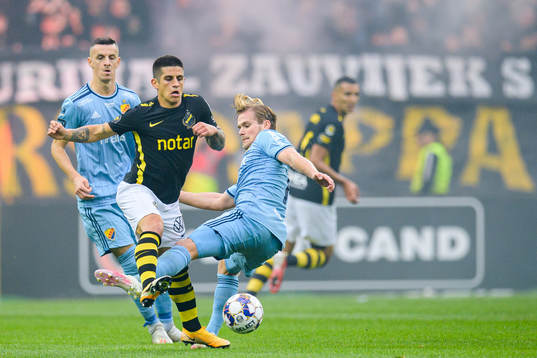 s Nicolas Stefanelli och Djurgårdens Hampus Finndell