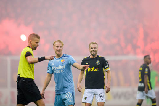 s Sebastian Larsson