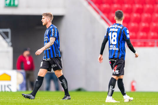 Sirius Marcus Mathisen och Laorent Shabani deppar