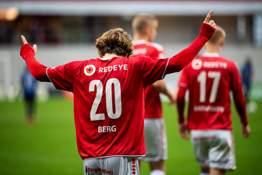 Kalmars Oliver Berg jublar
