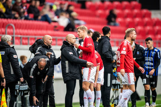 Kalmars assisterande tränare Stefan Larsson och tränare