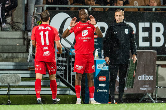Bård Finne is substituted for Moonga Simba of Brann