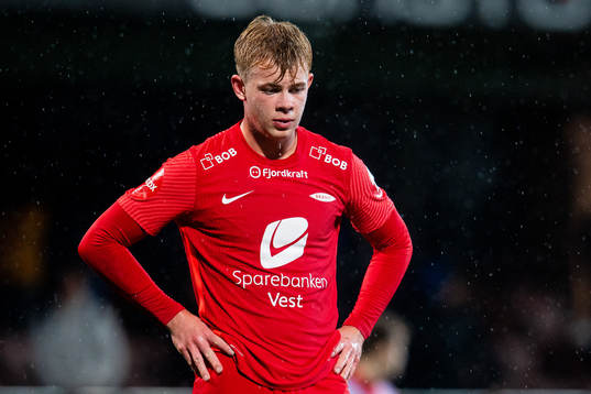 Aune Heggebø of Brann looks dejected
