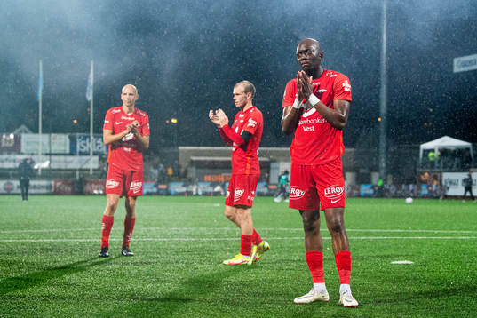 Moonga Simba of Brann looks dejected