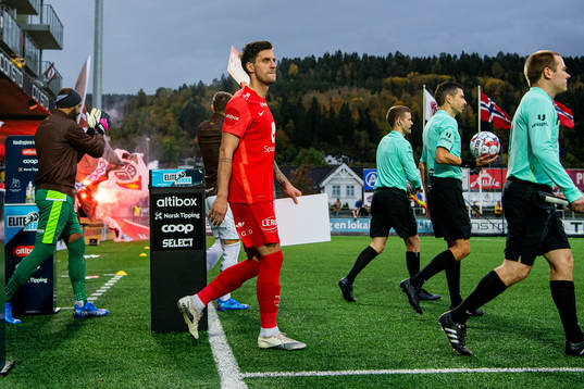 Daniel Pedersen of Brann enters the pitch