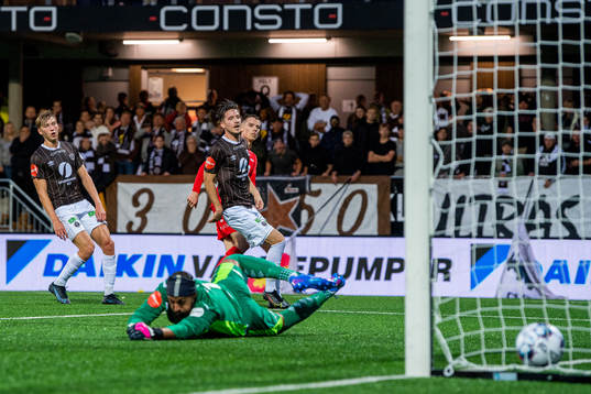 Robert Taylor of Brann scores the 0-1 goal