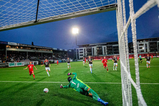 Bläddra bland fler bilder av Football, Eliteserien, Mjøndalen - Brann