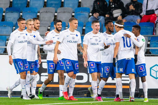 IFK Norrköpings Samuel Adegbenro jublar med lagkamrater