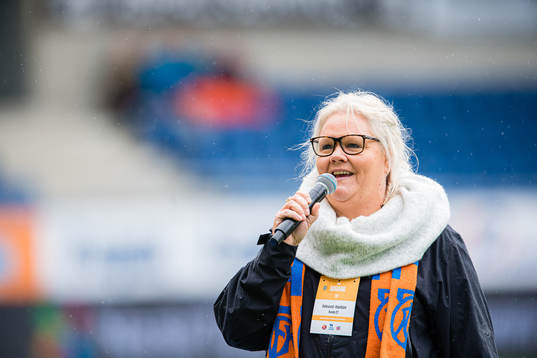 Trine Klemetsen performing «Skurkensangen»