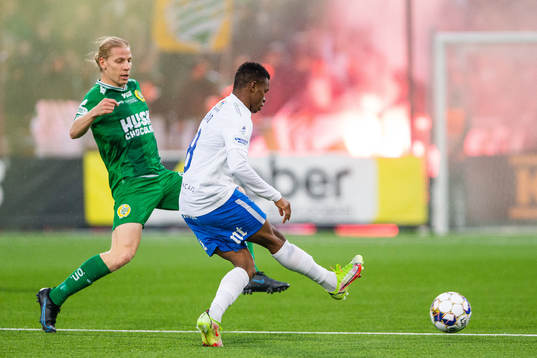 Hammarbys Gustav Ludwigson och IFK Norrköpings Abdulrazaq