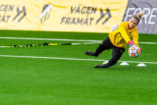 Goalkeeper Jennifer Falk