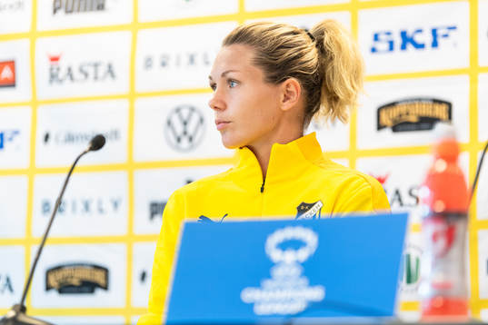 Goalkeeper Jennifer Falk