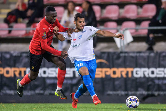 Vasalunds Anthony Wambani och Värnamos Wenderson Oliveira