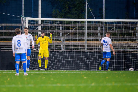 Värnamos målvakt Pilip Vaitsiakhovich deppar