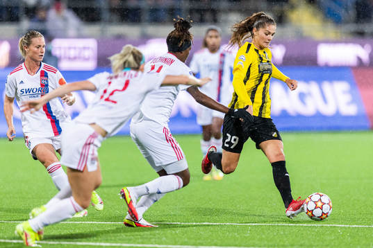 Kadeisha Buchanan of Lyon and Mille Gejl Jensen of Häcken
