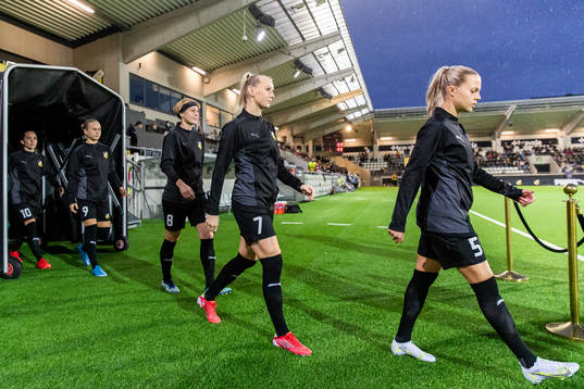 Luna Nörgaard Gevitz, Stina Blackstenius and Lotta Ökvist