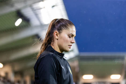 Mille Gejl Jensen of Häcken enters the pitch