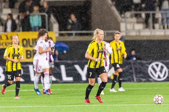 Stina Blackstenius of Häcken looks dejected