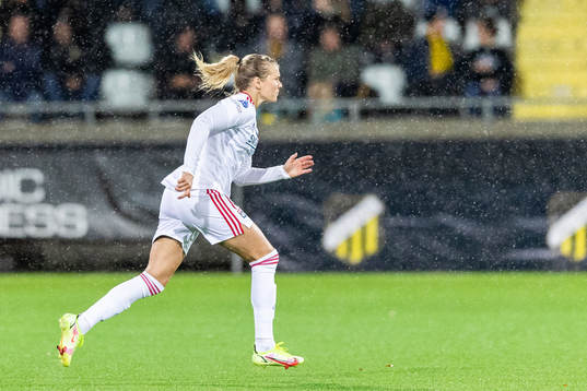 Ada Hegerberg of Lyon is substituted