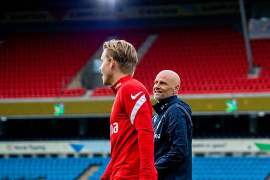 Jens Petter Hauge and Ståle Solbakken, head coach of the