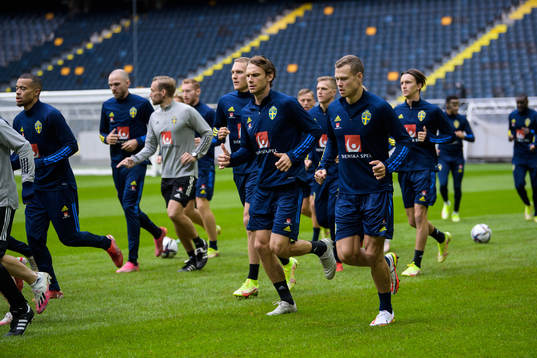 Albin Ekdal and Viktor Claesson of the Swedish national