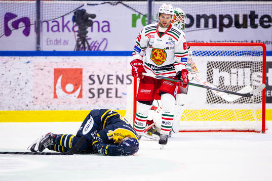 Södertäljes Colin Smith har ont