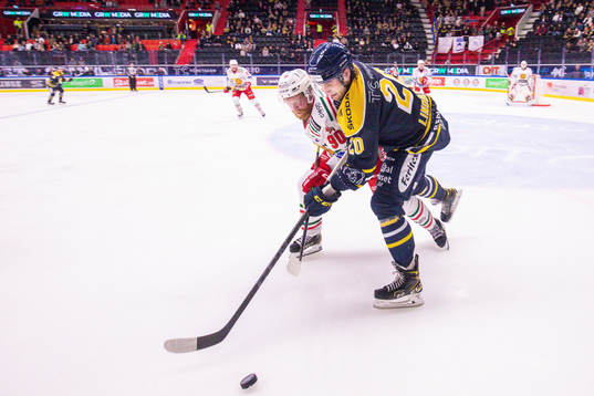 Moras Daniel Ljunggren och Södertäljes Tobias Lindberg
