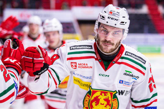 Moras Johan Persson jublar