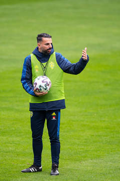 Poya Asbaghi, head coach