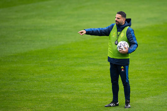 Poya Asbaghi, head coach