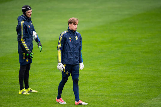 Goalkeepers Noel Törnqvist and Hannes Sveijer