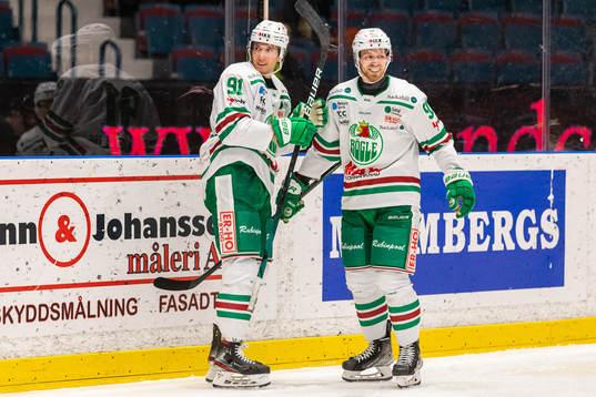 Rögles Adam Tambellini jublar med Ted Brithén