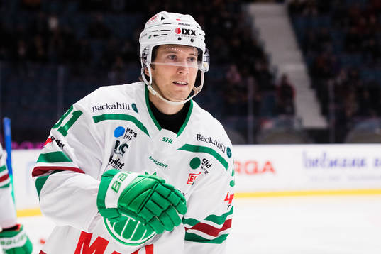 Rögles Adam Tambellini jublar