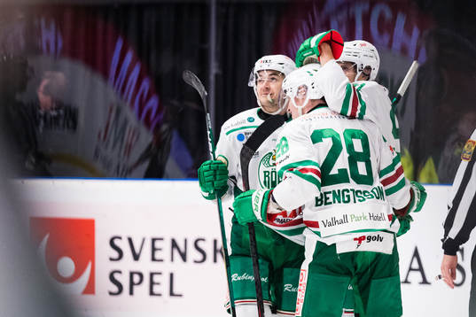 Rögles Anton Bengtsson jublar