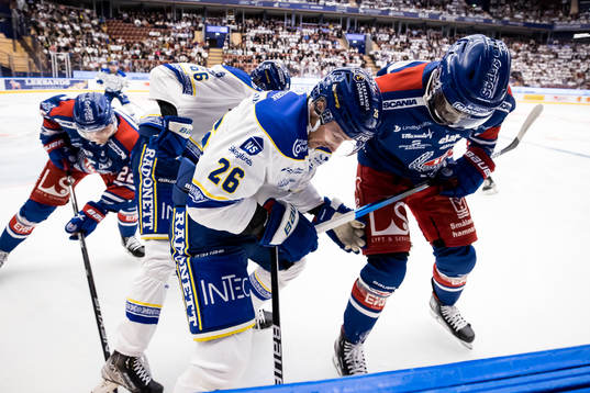 Leksands Patrik Norén och Oskarshamns Daniel Muzito -