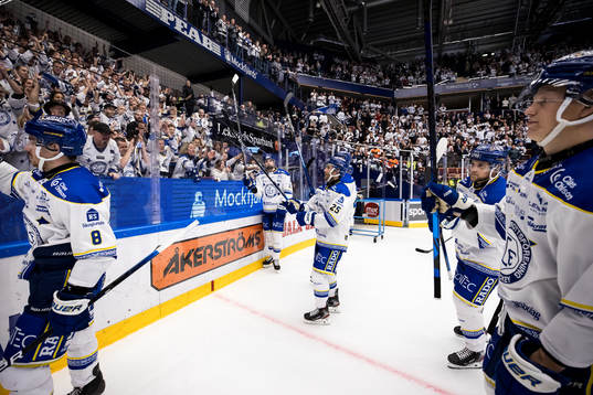 Leksands spelarna jublar