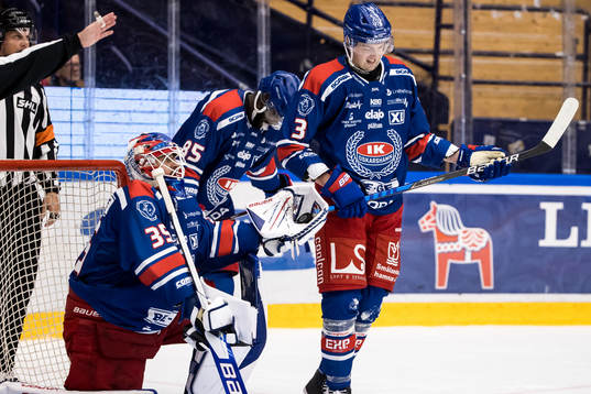 Oskarshamns målvakt Joe Cannata och Daniel Muzito -