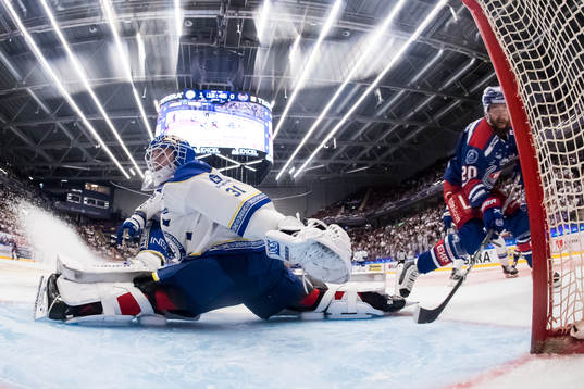 Leksands målvakt Kasimir Kaskisuo och Oskarshamns Hynek