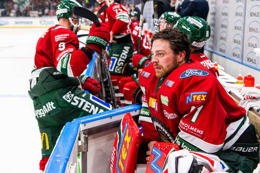Frölundas målvakt Niklas Rubin i båset