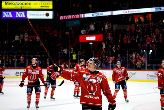 Örebros Oliver Eklind jublar
