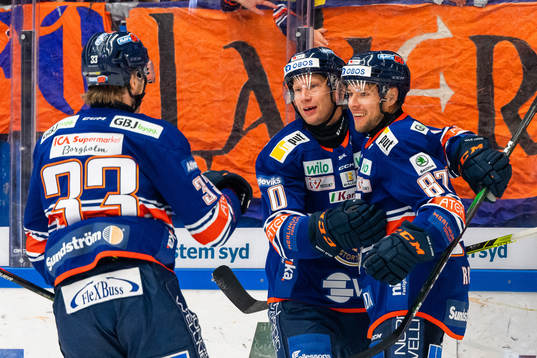 Växjös Richard Gynge och Robert Rosén jublar