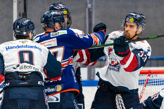 Irriterat mellan Växjös Martin Lundberg och Linköpings