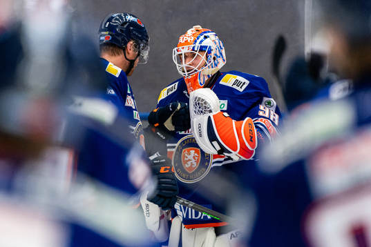 Växjös målvakt Janis Kalnins jublar