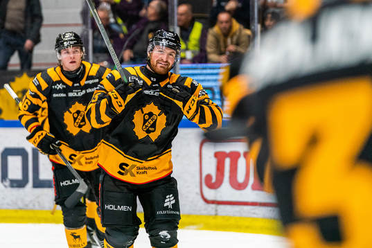 Skellefteås Adam Mascherin jublar
