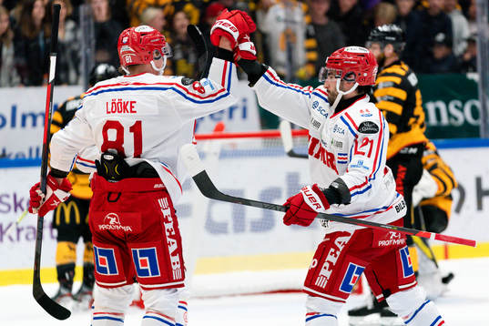 Timrås Jens Lööke och Joey LaLeggia jublar