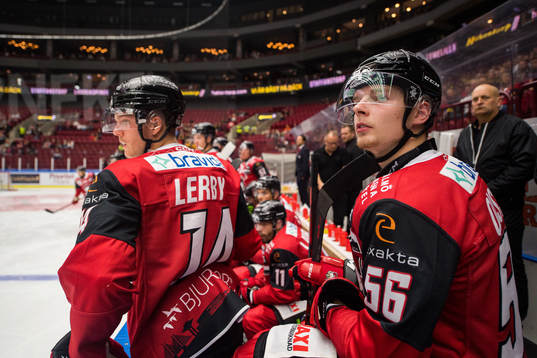 Malmö Redhawks Carl-Johan Lerby och Anton Olsson i båset